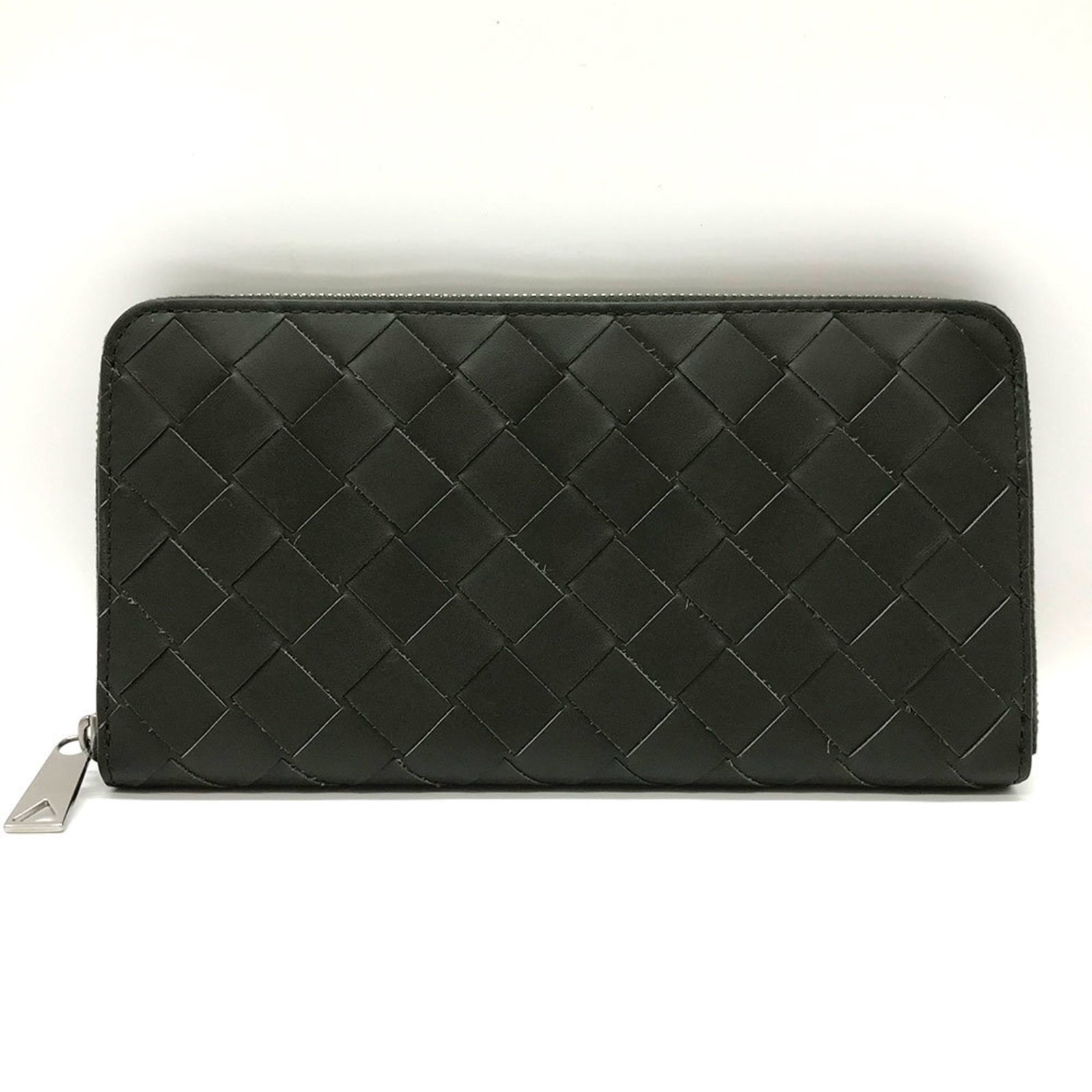 Bottega Veneta Long Wallet Round Khaki Maxi Intrecciato BOTTEGAVENETA: Bottega Veneta Long Wallet Round Khaki Maxi Intrecciato BOTTEGAVENETA Brand: Bottega Veneta Type: Long wallet (bi-fold) Gender: Women Material: Leather Leather: Color: Khaki Closure: Zipper Size (HxWx