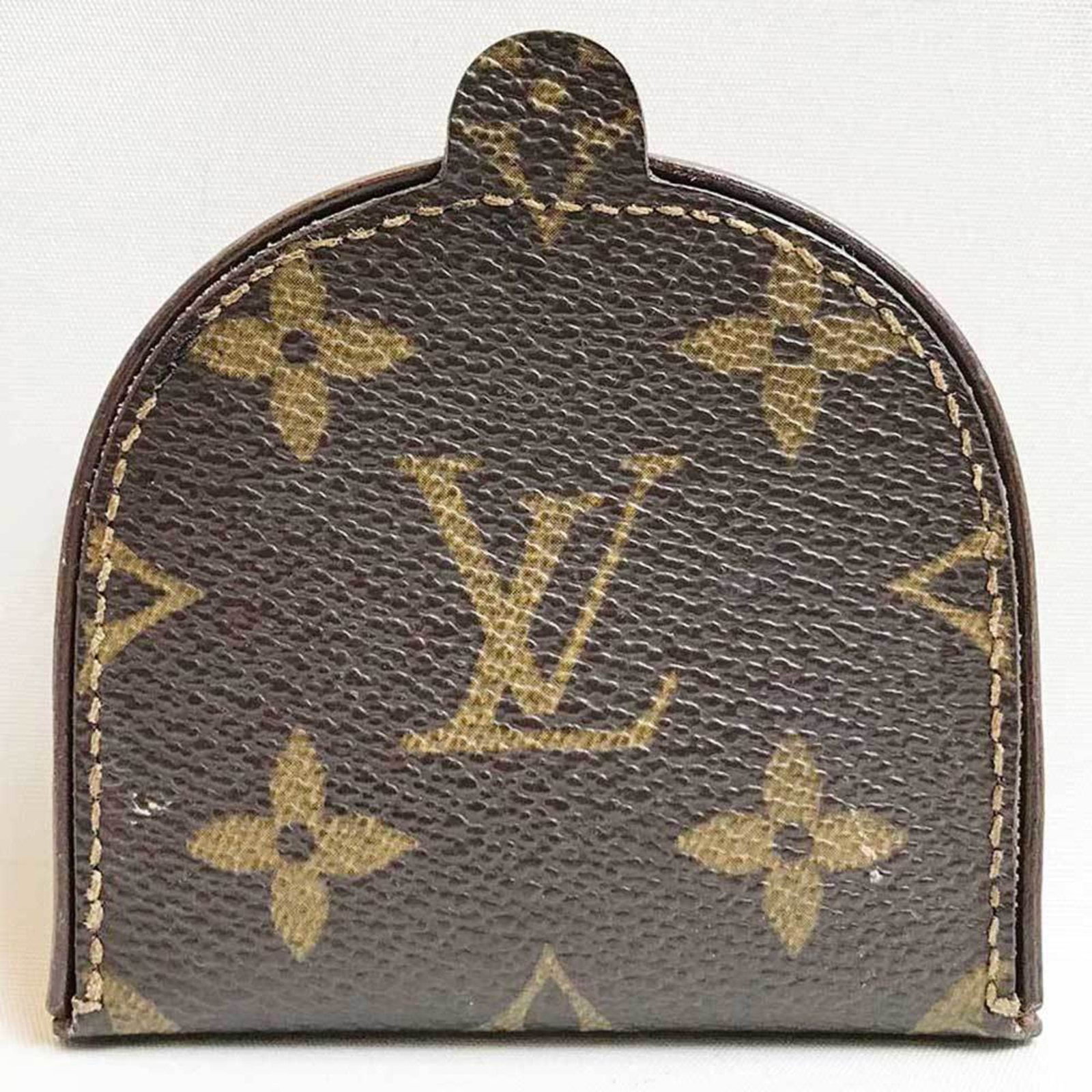 Louis Vuitton Coin Case Monogram Porte Monet Cuvette M61960/BU0063 LOUISVUITTON: Louis Vuitton Coin Case Monogram Porte Monet Cuvette M61960/BU0063 LOUISVUITTON Brand: Louis Vuitton Line: Monogram Model: M61960 Type: Coin purse/coin case Gender: Men Women Material: Monogram Monogr