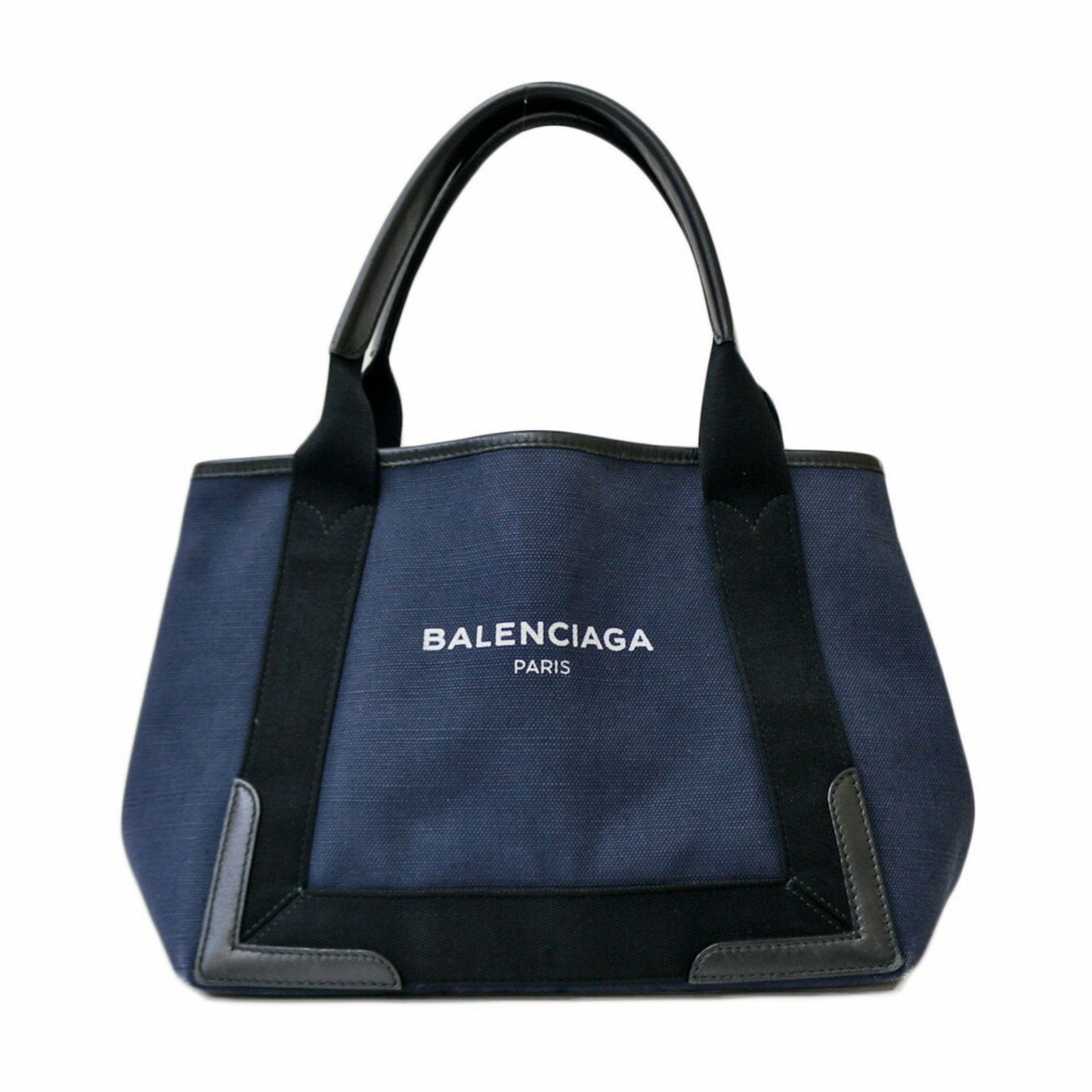 Balenciaga Navy Hippo Shoulder Bag Canvas Women's BALENCIAGA BRB01000000002351: Balenciaga Navy Hippo Shoulder Bag Canvas Women's BALENCIAGA BRB01000000002351 Brand: Balenciaga Type: Shoulder bag Material: Canvas Canvas: Color: Navy Season: Fall/winter Spring/summer Style: Everyd