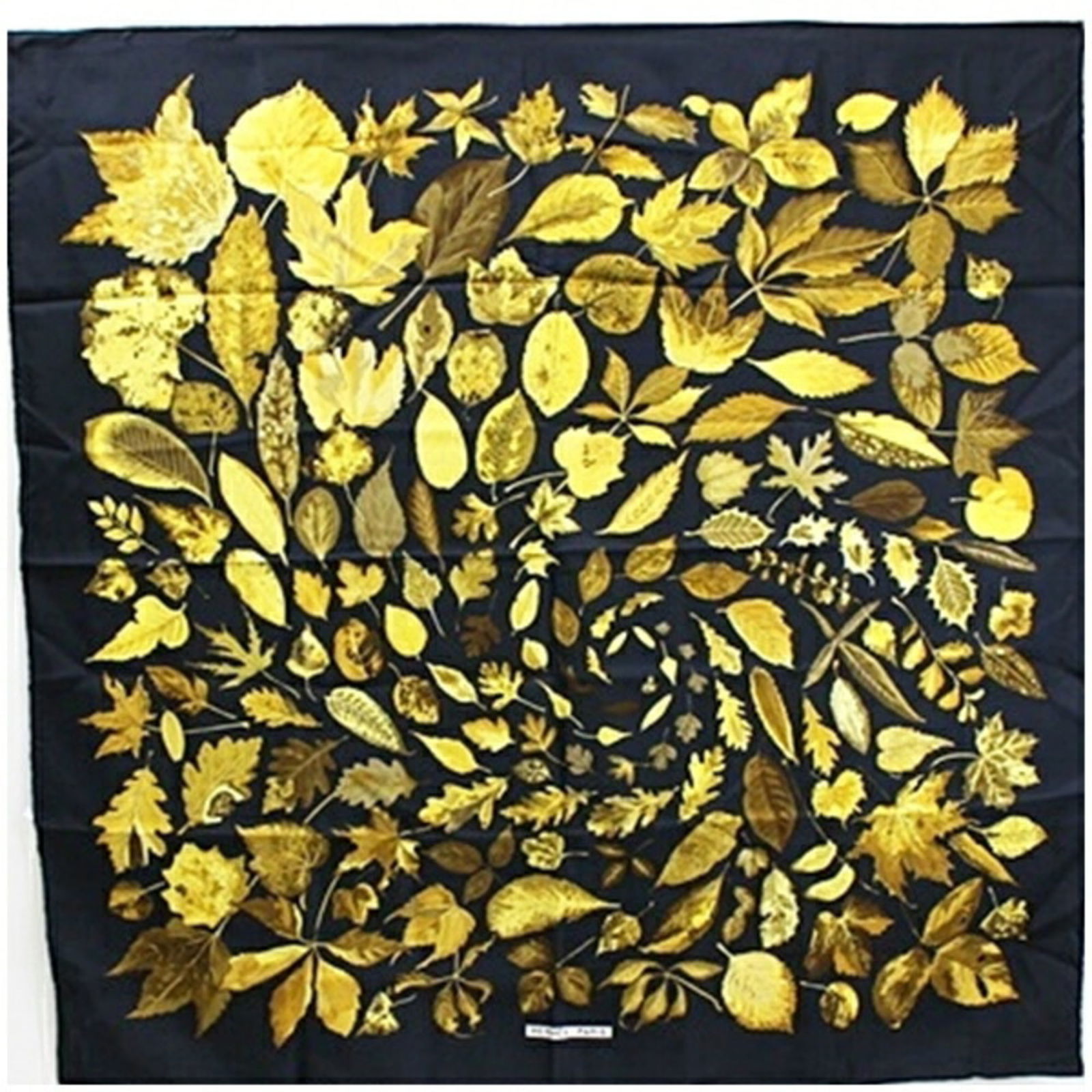 Hermes Silk Scarf Muffler Carre90 Fallen Leaves Pattern Navy HERMES Ladies: Hermes Silk Scarf Muffler Carre90 Fallen Leaves Pattern Navy HERMES Ladies Brand: Hermes Type: Scarf Gender: Women Color: Navy Material: Silk100% Silk: 100% Size (LxW): 89cm x 88cm / 35.03 x 34.64 Con