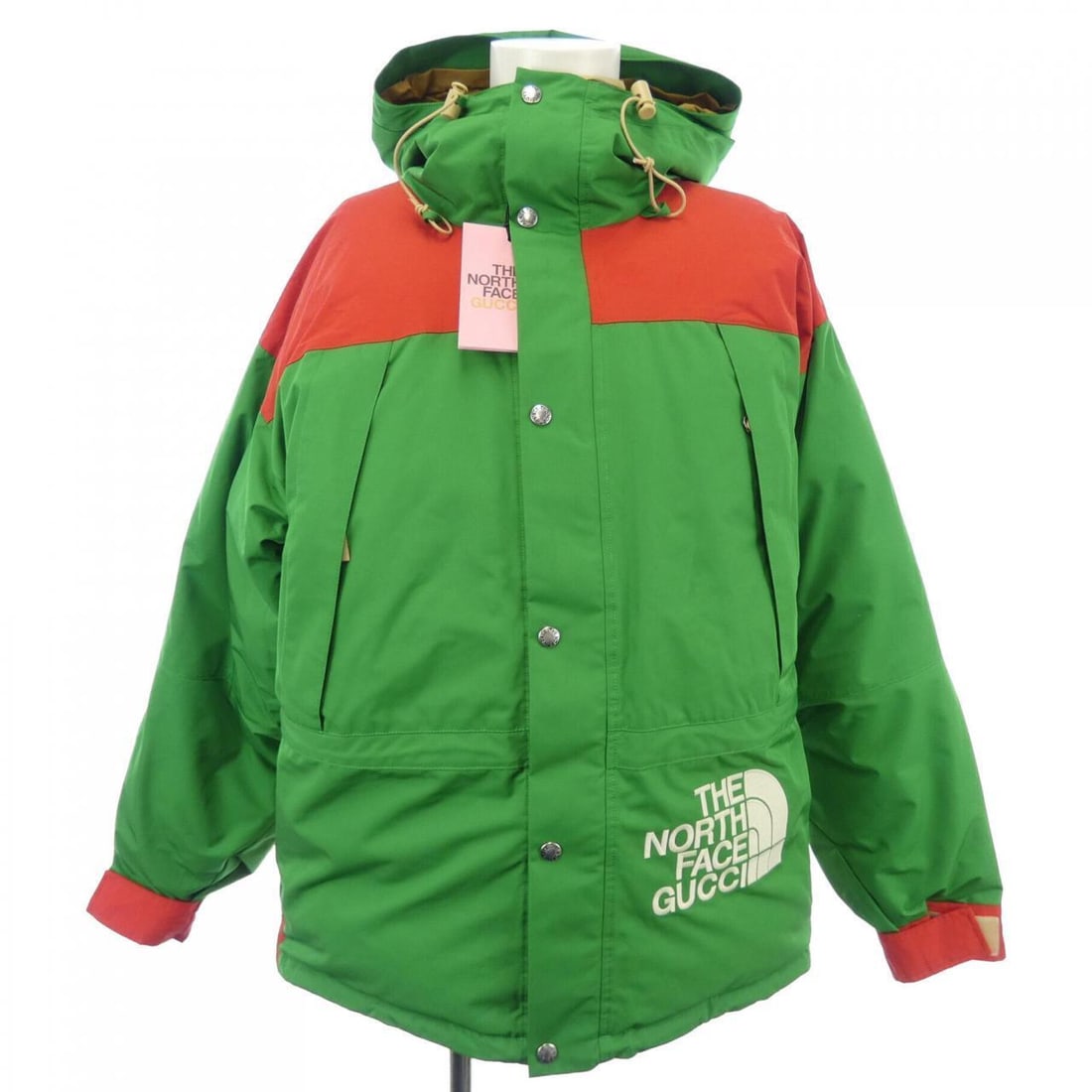 GUCCIxTHE NORTH FACE GUCCIxTHENORTHFACE Down Jackets: GUCCIxTHE NORTH FACE GUCCIxTHENORTHFACE Down Jackets Style: JACKET Color: Green Red Gender: Mens" Size: M Size Type: Regular Type: JACKET B: Reasonable Wear and Tear The BIDHAUS Guarantee: All items i
