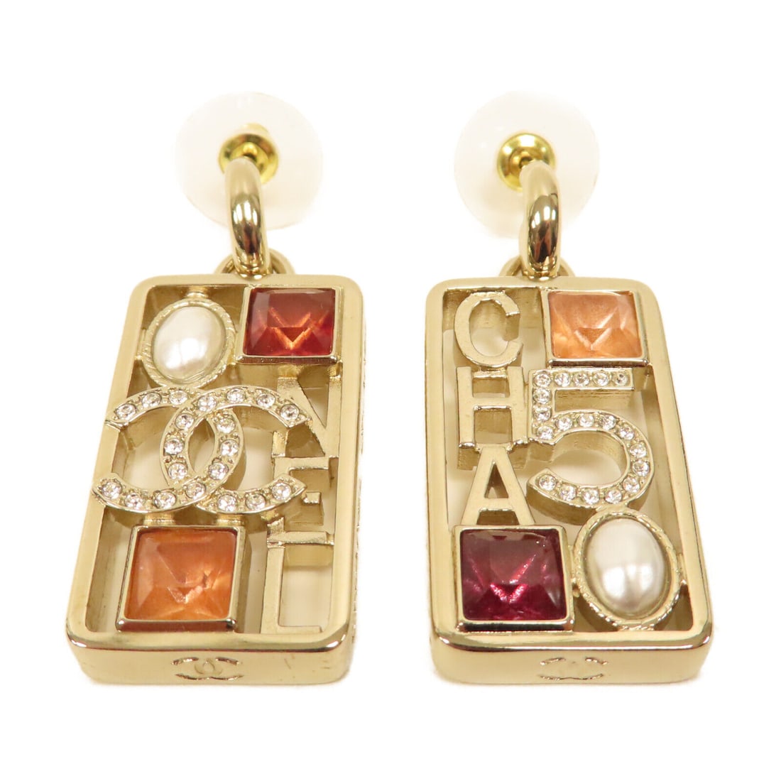 CHANEL CC Earrings Metal Gold/Red/White: CHANEL CC Earrings Metal Gold/Red/White Style: Earring Material: Other Color: Gold Metal: Other Size Type: Regular Main Stone: No Stone Type: Earring Frame Color: Gold Metal Purity: Other A+: Pristine