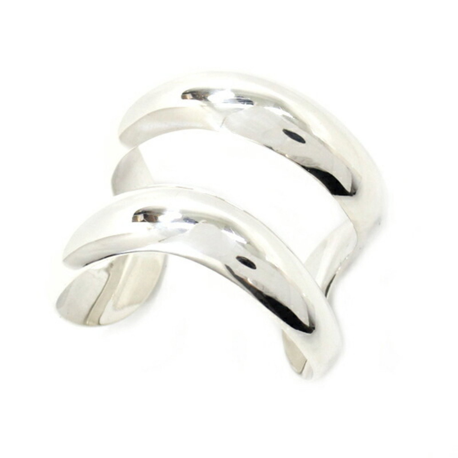 Tiffany Elsa Peretti Cuff Bracelet Bangle Silver 925 Women's T4499: Tiffany Elsa Peretti Cuff Bracelet Bangle Silver 925 Women's T4499 Brand: Tiffany Type: Cuff bracelet Gender: Women Material: Silver 925 Length: 15.5cm / 6.1 Width: 4.3cm / 1.69 Condition: Used (like 
