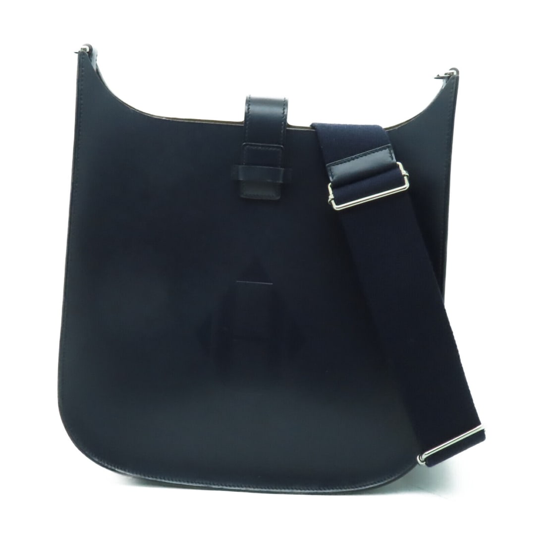 HERMES PHW Evelyne Sellier 29 Shoulder Bag Blue Indigo/Blue: HERMES PHW Evelyne Sellier 29 Shoulder Bag Blue Indigo/Blue Style: Shoulder Bag Exterior Material: leather Exterior Color: Navy Bag Height: 11.0 Bag Depth: 2.8 Bag Length: 11.4 Size Type: Regular Type