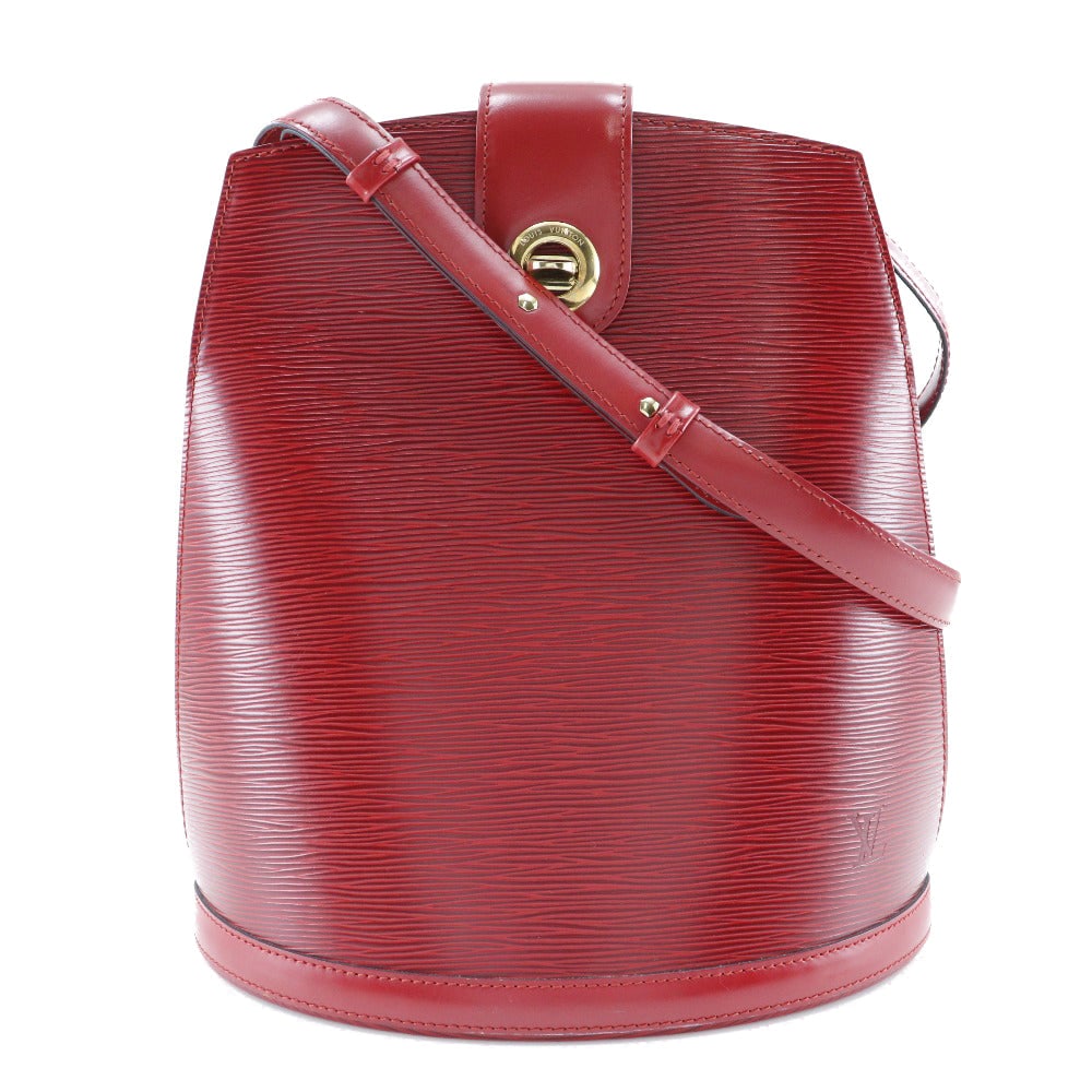 Louis Vuitton Cluny: Louis Vuitton Cluny Brand: Louis Vuitton Model: Cluny Color: Red Material: Leather Dimensions: H 30cm x W 26cm x D 17cm Shoulder height: 29-38cm Country of Origin: France Comments: The Louis Vuitton C