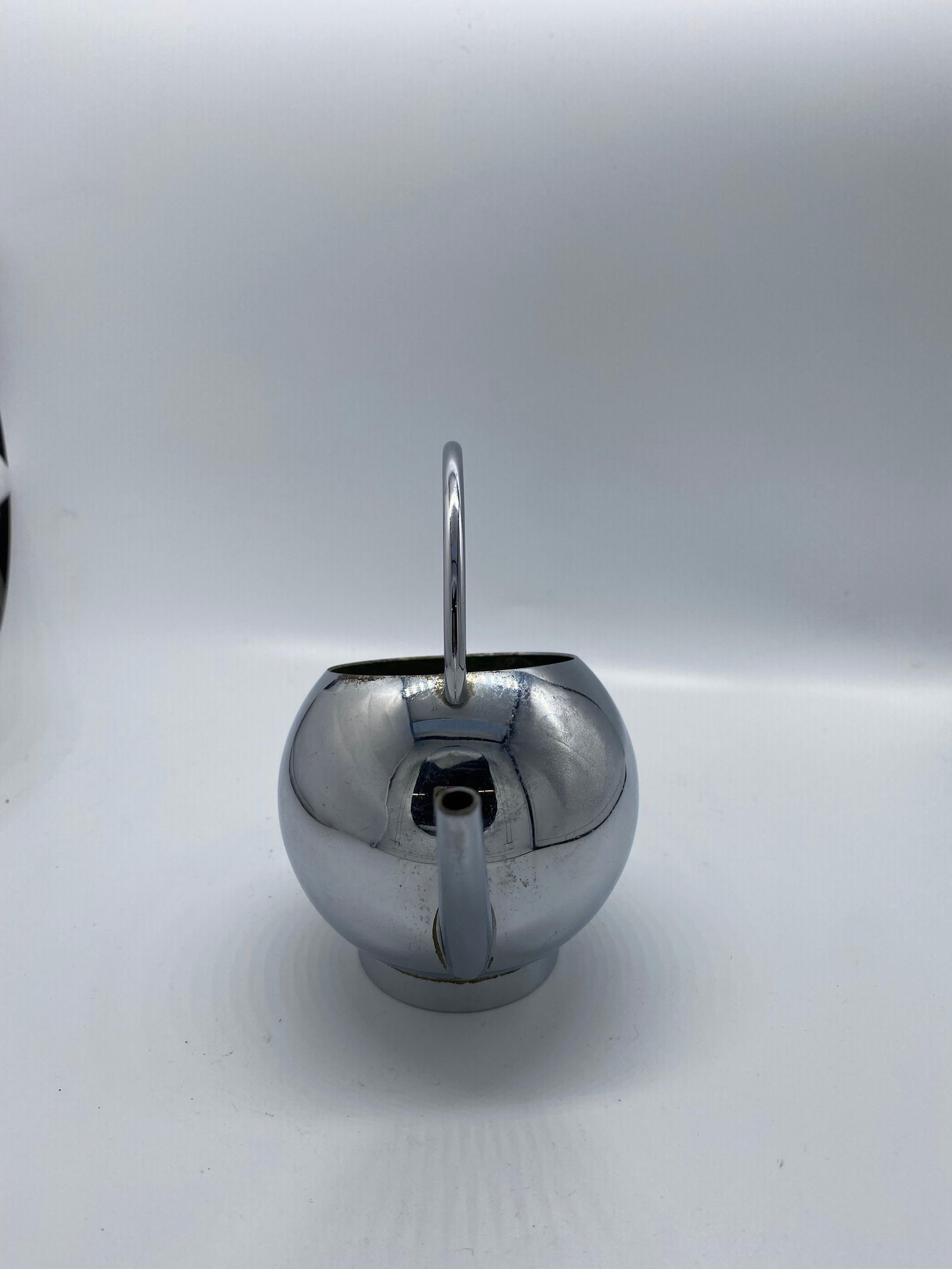 1934 Modernist Small Chrome Syrup Pitcher by Russel Wright for Chase Co.: 1934 Modernist Small Chrome Syrup Pitcher by Russel Wright for Chase Co. Creator: Chase Brass and Copper Company (Manufacturer) Dimensions: Height: 5.3 in (13.47 cm)Diameter: 2 in (5.08 cm) Materials