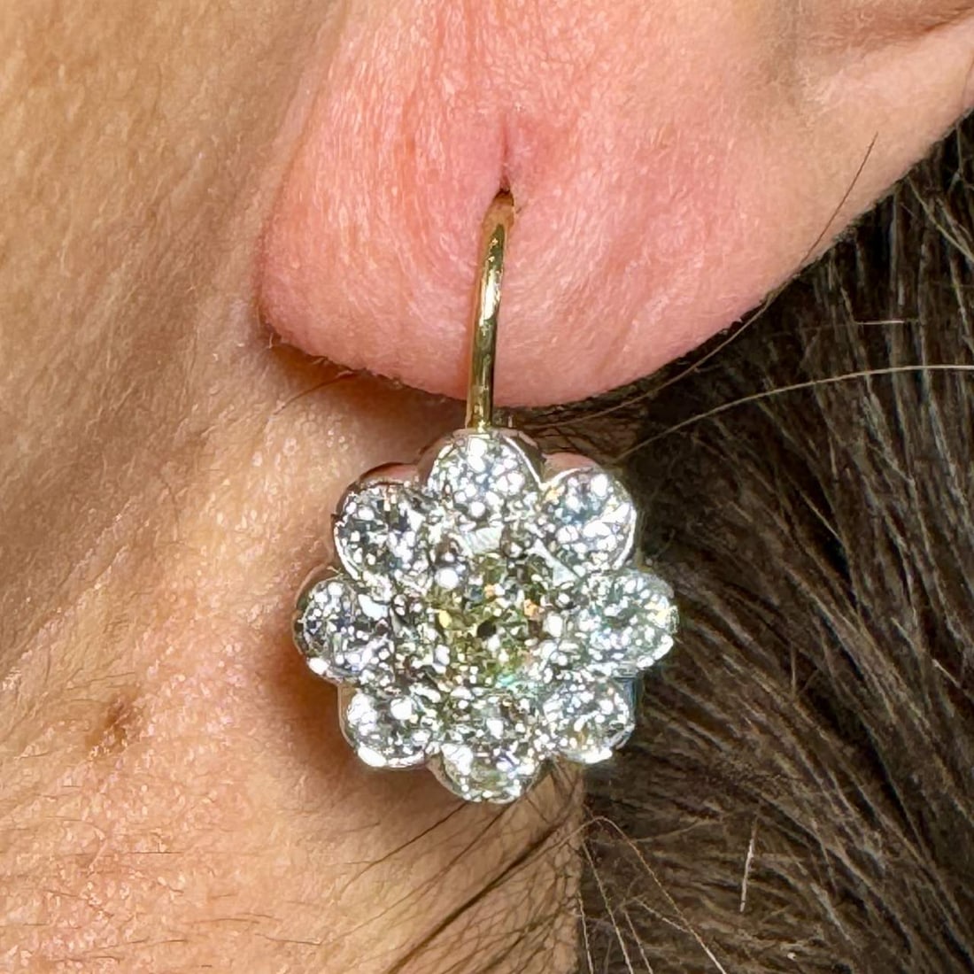 3.18 Ct. Diamond Earrings: 3.18 Ct. Diamond Earrings Stone Type: Diamonds Metal Type: Platinum 18K Metal Color: Yellow Appraisal Price: $13700 Comments: 18K & Platinum 3.18 Ct. Diamond Earrings Weighing 5.9 grams Set with 2 Dia