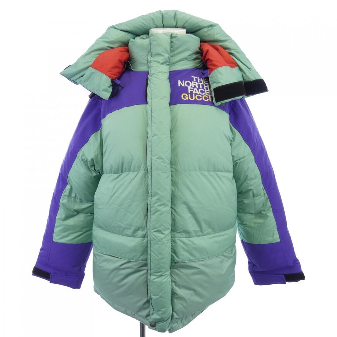 GUCCIxTHE NORTH FACE GUCCIxTHENORTHFACE Down Jackets: GUCCIxTHE NORTH FACE GUCCIxTHENORTHFACE Down Jackets Style: JACKET Color: Green Purple Gender: Mens" Size: S Size Type: Regular Type: JACKET B: Reasonable Wear and Tear The BIDHAUS Guarantee: All item