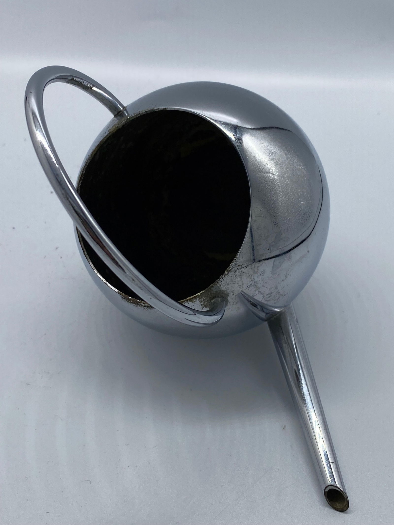 1934 Modernist Chrome Syrup Pitcher by Russel Wright for Chase Co Height 5.3in: 1934 Modernist Small Chrome Syrup Pitcher by Russel Wright for Chase Co. Creator: Chase Brass and Copper Company (Manufacturer) Dimensions: Height: 5.3 in (13.47 cm)Diameter: 2 in (5.08 cm) Materials