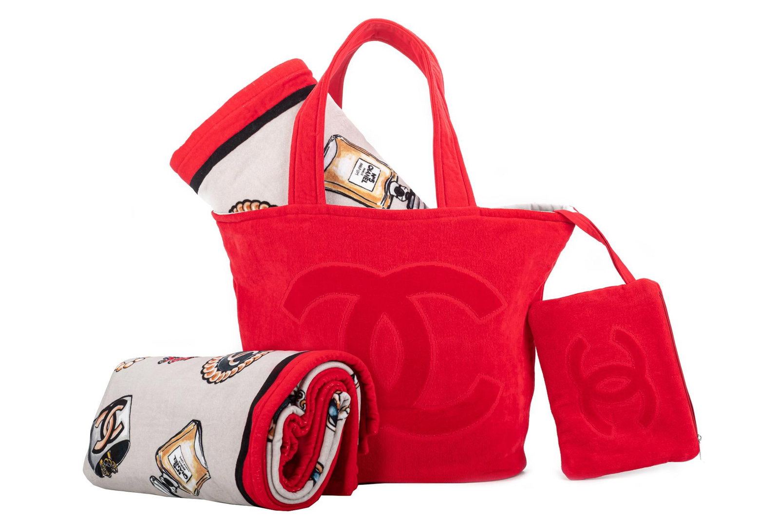 New Chanel Red Beach Towel and Tote Set Iconic Design: New Chanel Red Beach Towel and Tote Set Iconic Design Designer: Chanel Brand: Chanel Dimensions: Height: 13 in (33.02 cm)Width: 7 in (17.78 cm)Length: 20 in (50.8 cm) Place of Origin: Italy Period: 21