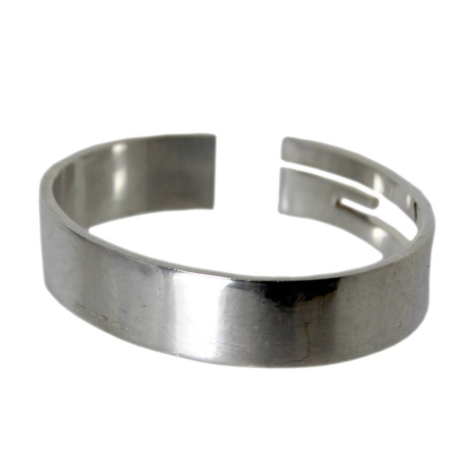Gucci Logo G Branded Sterling Silver Bangle 20cm 72.1g: Gucci logo G branded bangle sterling silver Brand: Gucci Type: Bangle Gender: Men Women Unisex Material: Sterling silver 925 Length: 20cm / 7.87 Weight: 72.1g / 2.54oz. Condition: Used (good) The BIDH