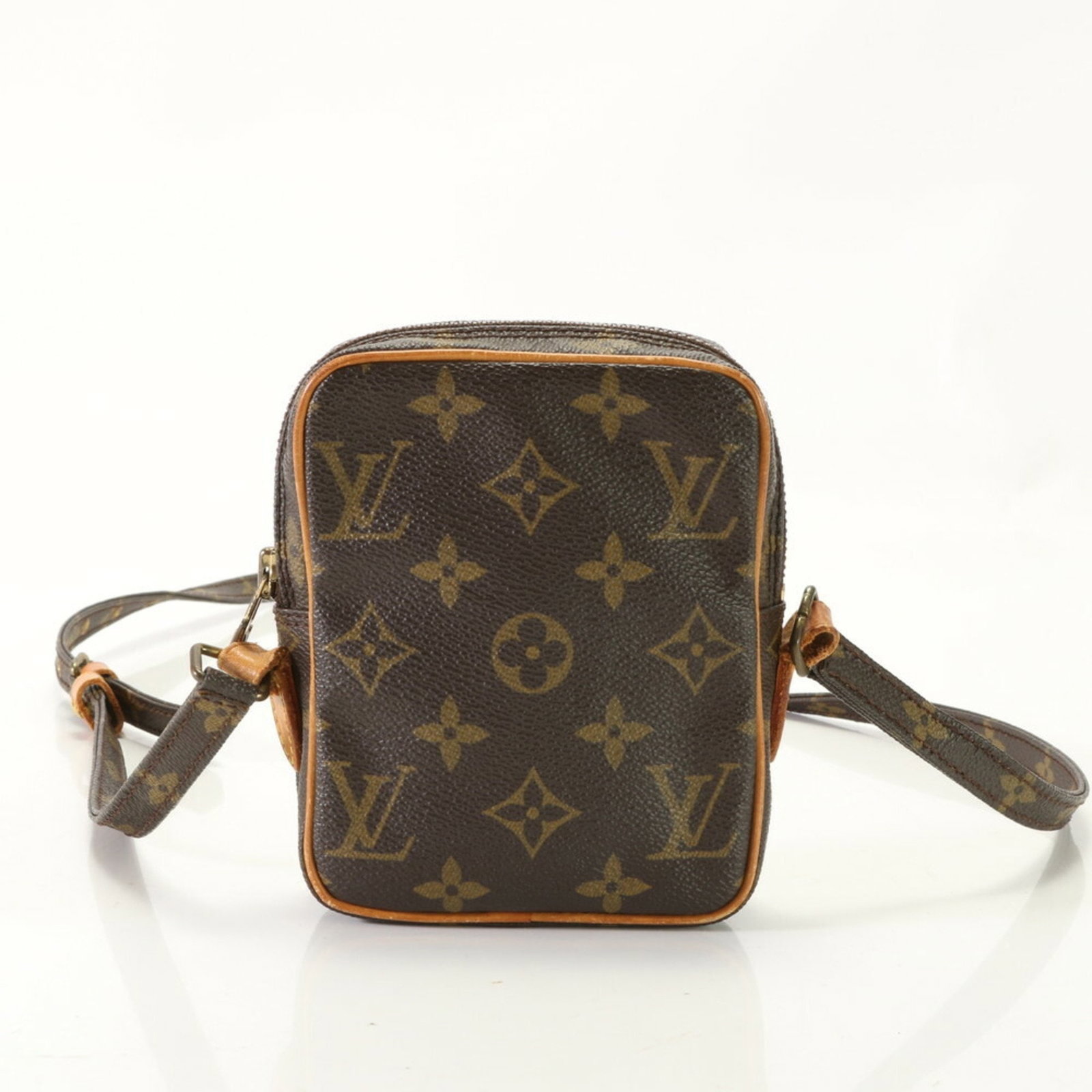 Louis Vuitton Monogram Danube Brown Leather Crossbody Shoulder Bag: Louis Vuitton Monogram Danube M45268 Leather Shoulder Bag Crossbody Hand Tote Women's Brand: Louis Vuitton Line: Monogram Model: M45268 Country of Origin: France Type: Shoulder bag Material: Leather C