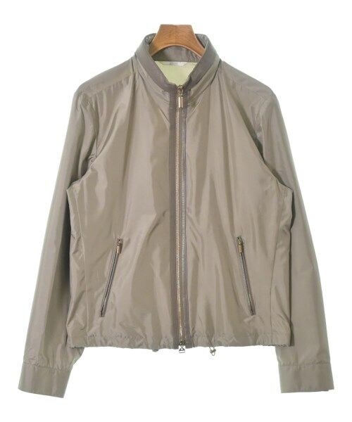 Brioni Beige Mountain Parka - Size S: Brioni Mountain Parka Beige S Style: Parka Color: Beige "Size (Men's): S" Size Type: Regular Type: Mountain parka The BIDHAUS Guarantee: All items in this auction are guaranteed to be 100% authentic.