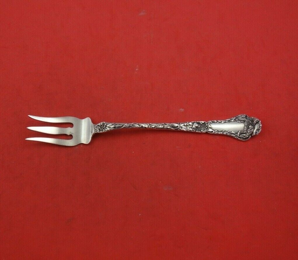 Poppy by Gorham Sterling Silver Pickle Fork 3-Tine 5 3/4 inches Serving Multi Motif: Poppy by Gorham Sterling Silver Pickle Fork 3-Tine 5 3/4" Serving Multi Motif Seller Notes: "Excellent condition" Maker: Gorham Composition: Sterling Silver Age: 1900-1940 Brand: Gorham Pattern: Poppy