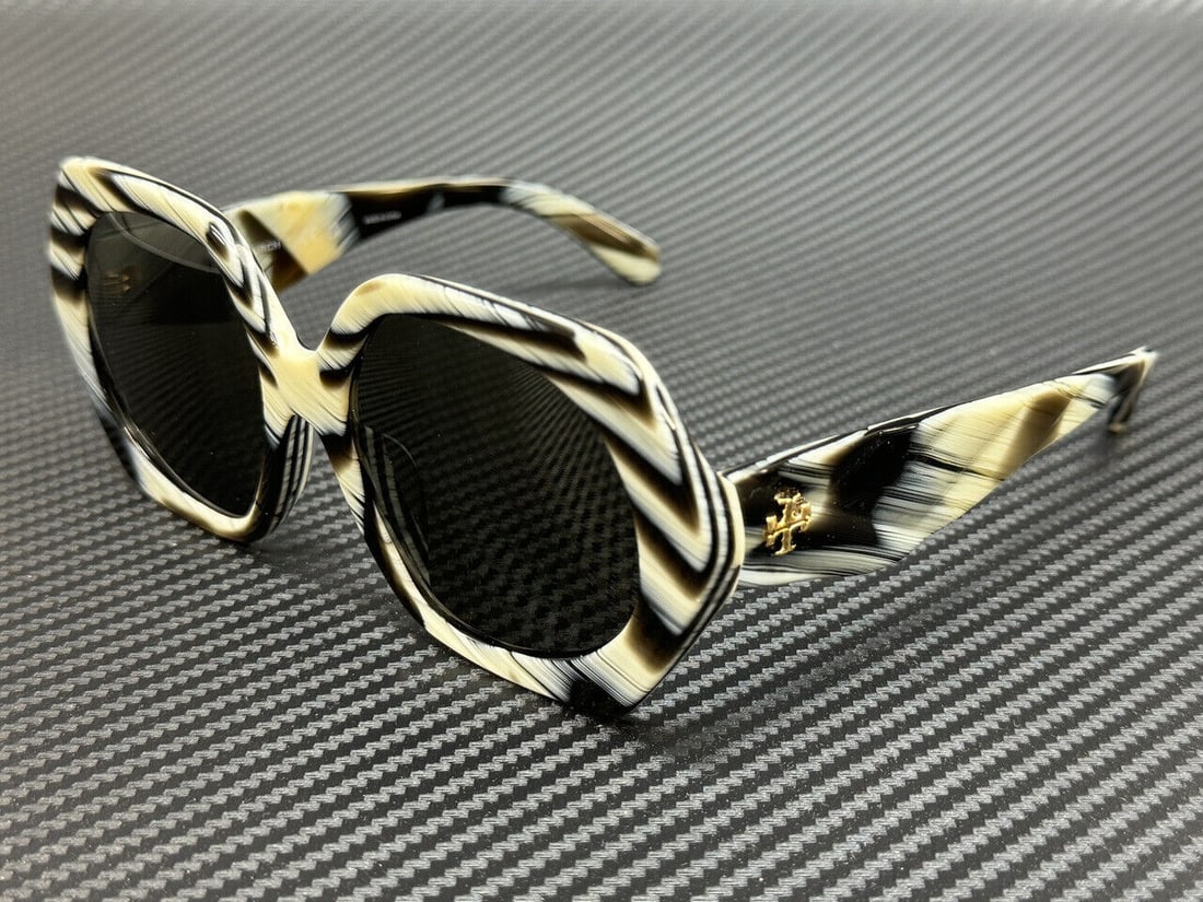 Tory Burch Horn Brown Women's 55mm Sunglasses: TORY BURCH TY7195U 194203 Horn Brown Womens 55 mm Sunglasses Frame Color: Brown Type: Sunglasses New The BIDHAUS Guarantee: All items in this auction are guaranteed to be 100% authentic. At Your Servi