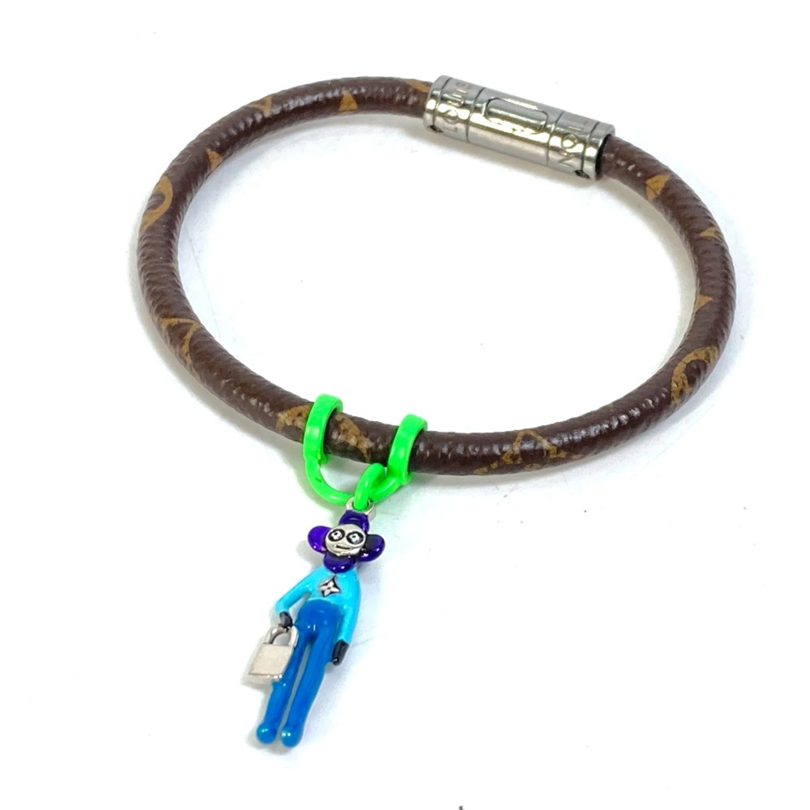 Louis Vuitton MP287 Monogram Mascot Virgil Abloh Bracelet Brown: Louis Vuitton MP287 Monogram Mascot Virgil Abloh Bracelet Brown Brand: Louis Vuitton Model: MP287 Type: Other Material: Other Color: Brown Gender: Men Size: Band Length: 6.7inch / 17cm Condition: Used
