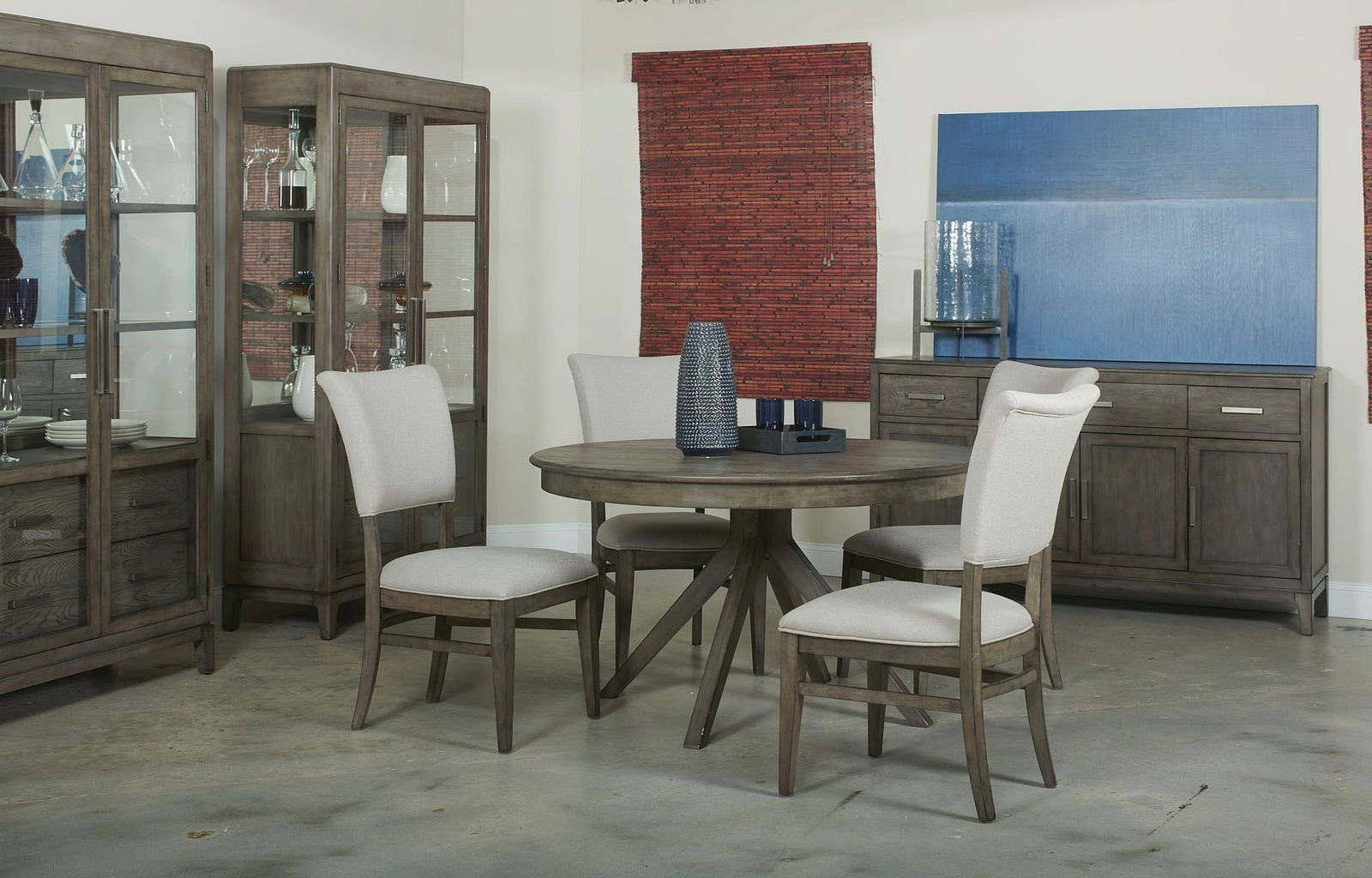 Cascade Murphy Round Dining Room Set: Cascade Murphy Round Dining Room Set The casual styling of the Cascade Dining Room Collection by Kincaid Furniture is both original and at the same time familiar. For four generations, Kincaid Furnitu