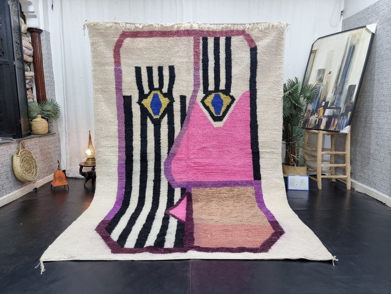 Elegant Handmade Moroccan Berber Wool Rug 8ft x 5ft: Elegant Handmade Moroccan Berber Wool Rug 8ft x 5ft This elegant artistic handmade Moroccan Berber wool rug was handwoven in the Atlas Mountains by local Berber women weavers. Crafted using traditiona