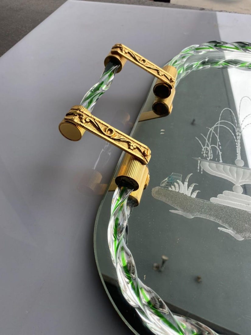 Italian Murano Barovier Style Vanity Tray with Etched Mirror: Italian Murano Barovier Style Vanity Tray with Etched Mirror This exquisite Italian Murano Barovier style vanity tray features an etched mirror and a twisted glass rope design. Crafted from high-quali