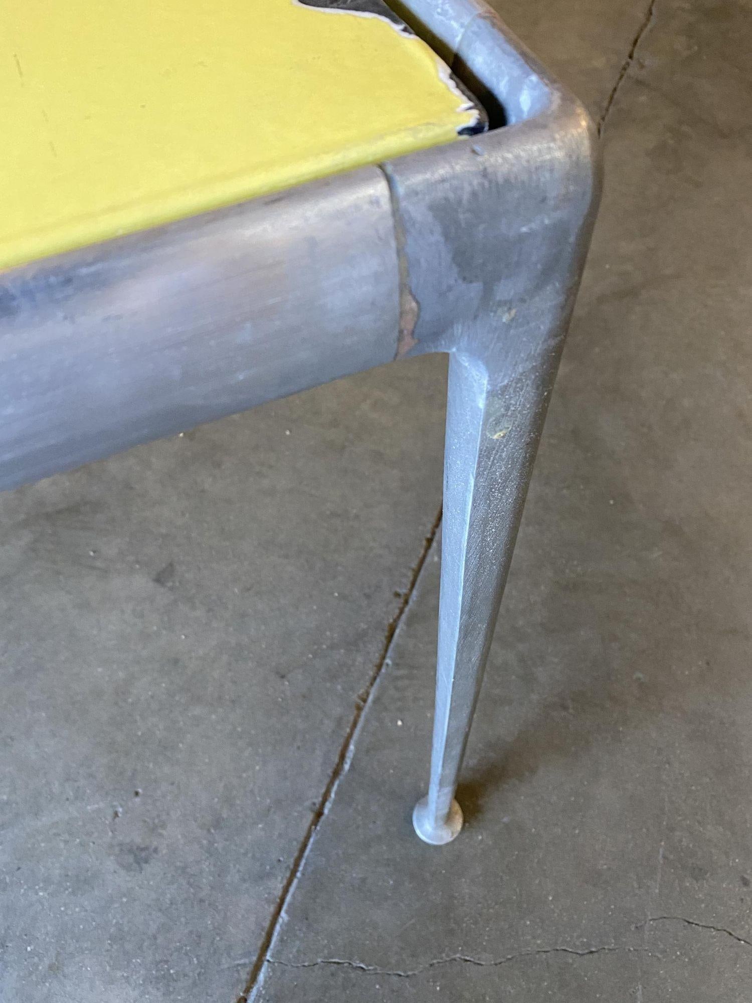 Rare Aluminum Midcentury Dining Table by Richard Schultz 1966: Rare Aluminum Midcentury Dining Table by Richard Schultz 1966 This rare Mid-Century Modern dining table by Richard Schultz, created for Knoll in 1966, features a sleek aluminum construction and showca