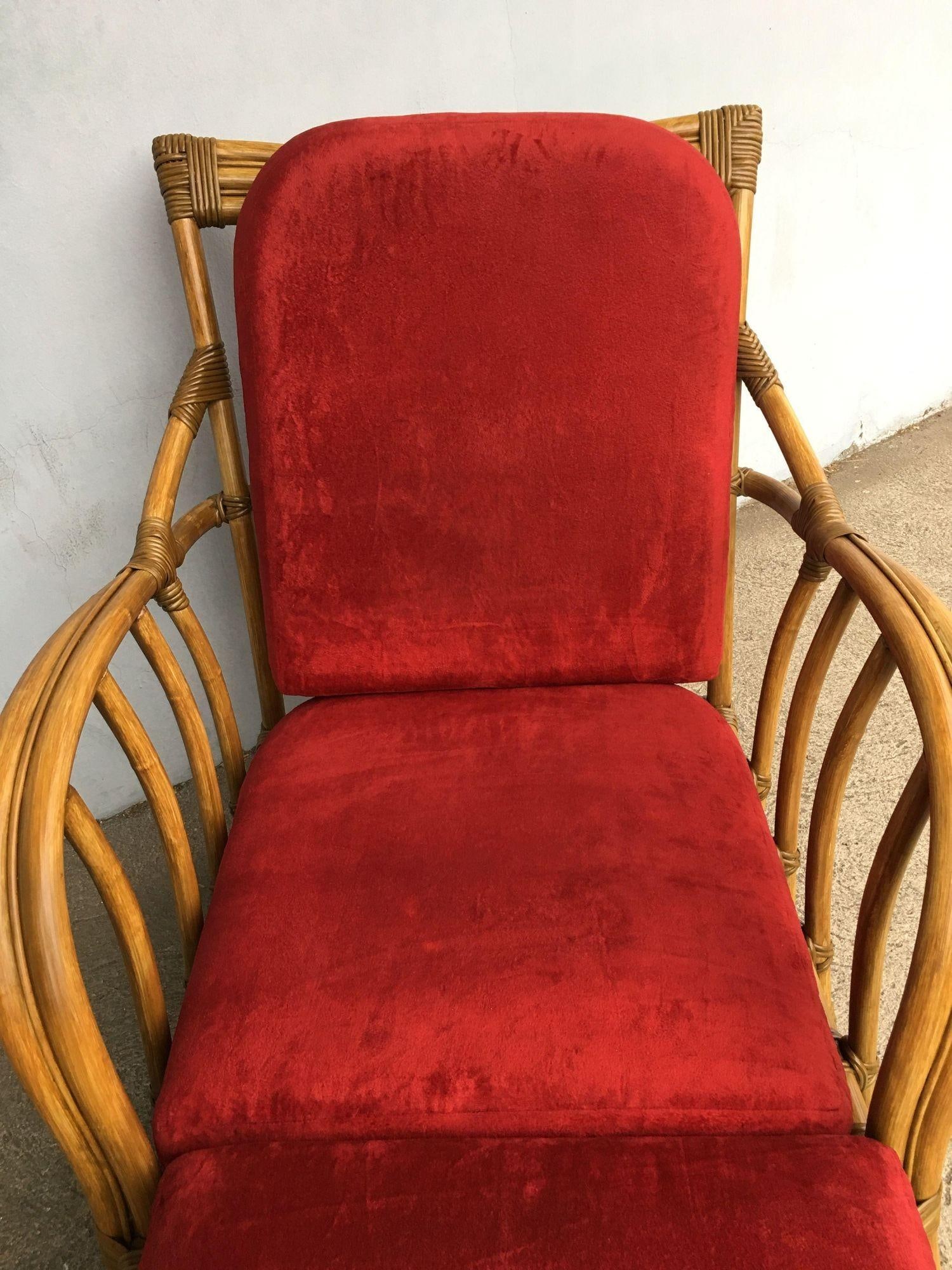 Restored Mid Century Outdoor Patio Chaise Lounge Chair Set of 2: Restored Mid Century Outdoor Patio Chaise Lounge Chair Set of 2 This is a restored set of 2 Mid Century Chaise Lounge chairs ideal for outdoor patios. Crafted from durable plastic, these chairs offer