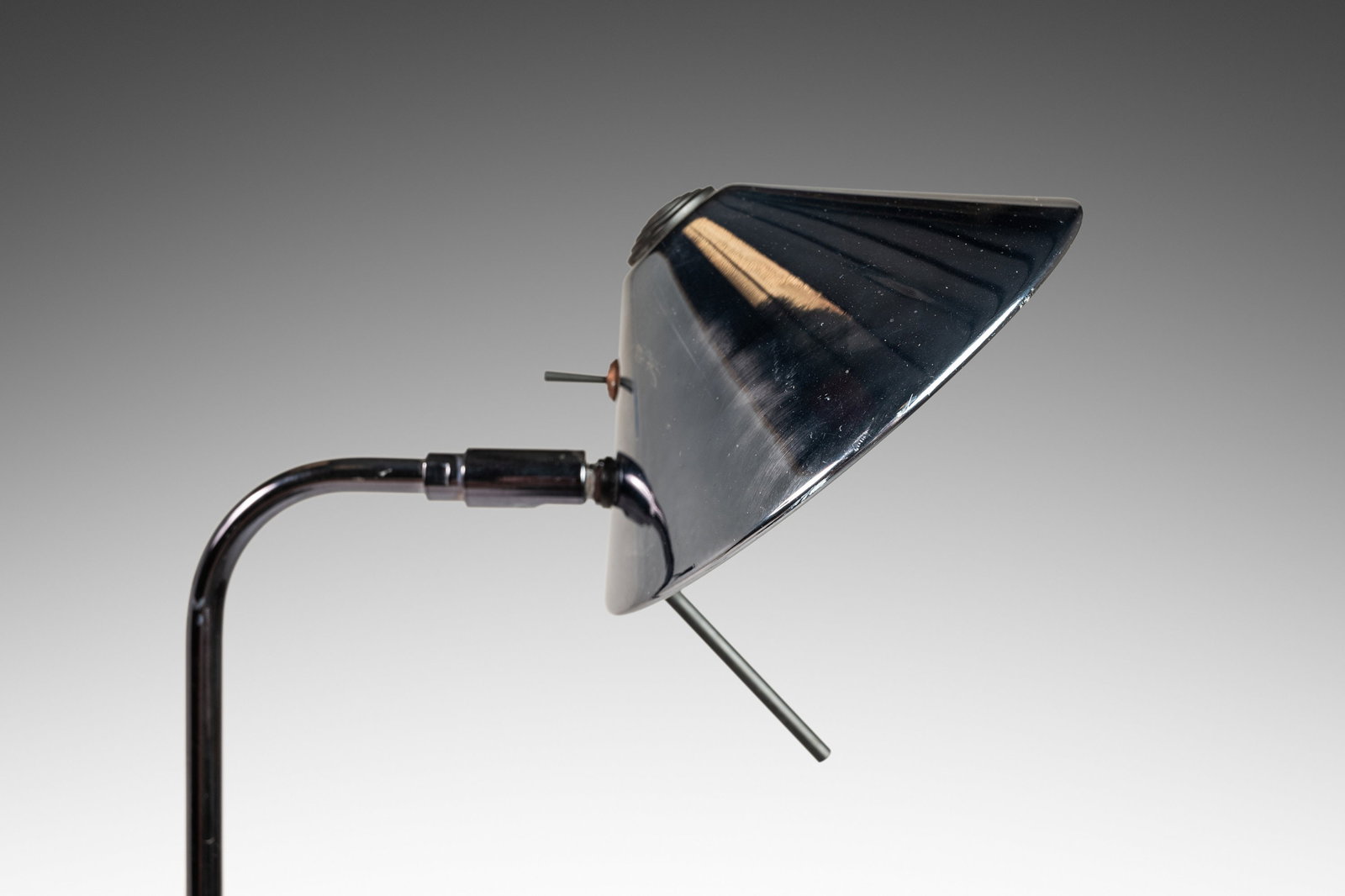 Rare Post Modern Floor Lamp Midnight Chrome Robert Sonneman 1987: Rare Post Modern Floor Lamp Midnight Chrome Robert Sonneman 1987 This rare Post Modern floor lamp designed by Robert Sonneman for George Kovacs features a midnight chrome finish and is a true American