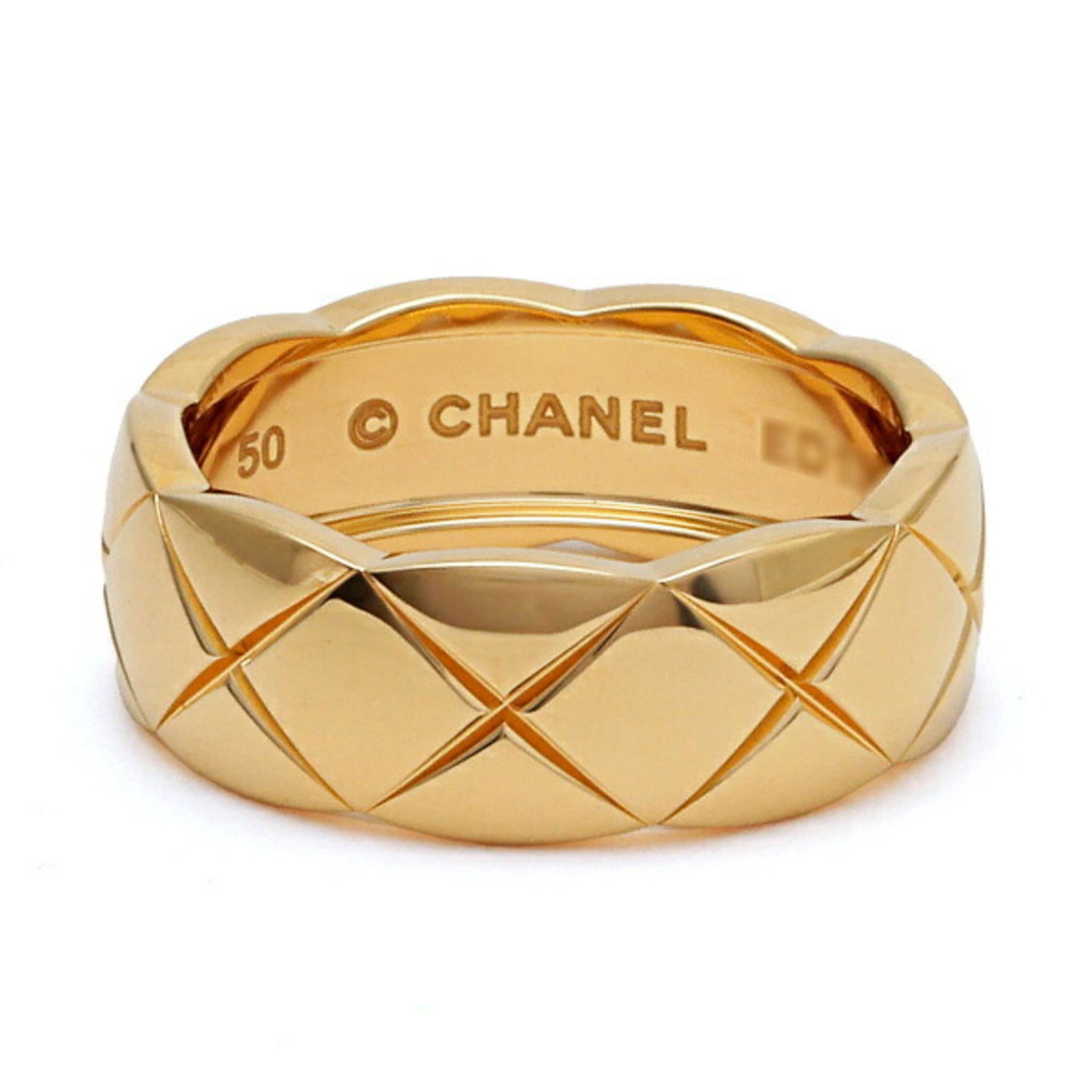 Chanel Coco Crush Medium Band Ring in 18K Yellow Gold for Women Size 10: Chanel Coco Crush Medium Band Ring in 18K Yellow Gold for Women Size 10 This exquisite Chanel Coco Crush Medium Band Ring is crafted from 18K yellow gold, offering a luxurious addition to any jewelry