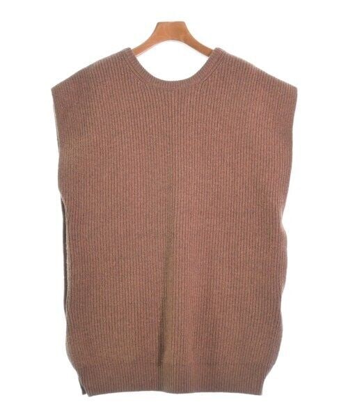 MACPHEE Brown Women's Vest Size S Regular: MACPHEE Brown Women's Vest Size S Regular This MACPHEE vest is a stylish addition to any wardrobe. The vest is designed in a rich brown color, perfect for layering or wearing alone. It is a women's si