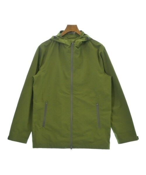 HERNO Yellowish Green Blouson Jacket Size 48 Regular: HERNO Yellowish Green Blouson Jacket Size 48 Regular This HERNO blouson jacket features a yellowish green color and is designed in a regular fit. It is classified as a size 48, approximately equivalen
