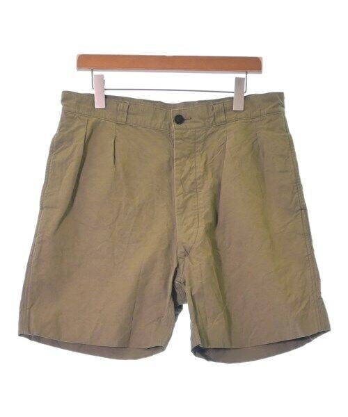 Men's Khaki Shorts, Size Medium, Regular Fit, Pleated Front: Men's Khaki Shorts, Size Medium, Regular Fit, Pleated Front These men's khaki shorts feature a regular fit and a pleated front design. The shorts are in khaki color and are categorized as size medium,