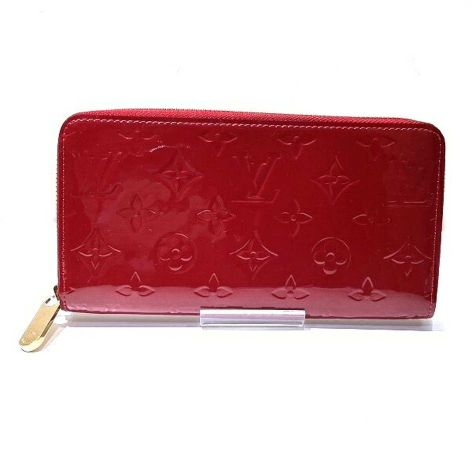 Louis Vuitton Vernis Zippy Wallet M90417 Red Long Bi-Fold for Women: Louis Vuitton Vernis Zippy Wallet M90417 Red Long Bi-Fold for Women Stylish Louis Vuitton Vernis Zippy wallet designed for women. This long bi-fold wallet features a vibrant red color and is made from