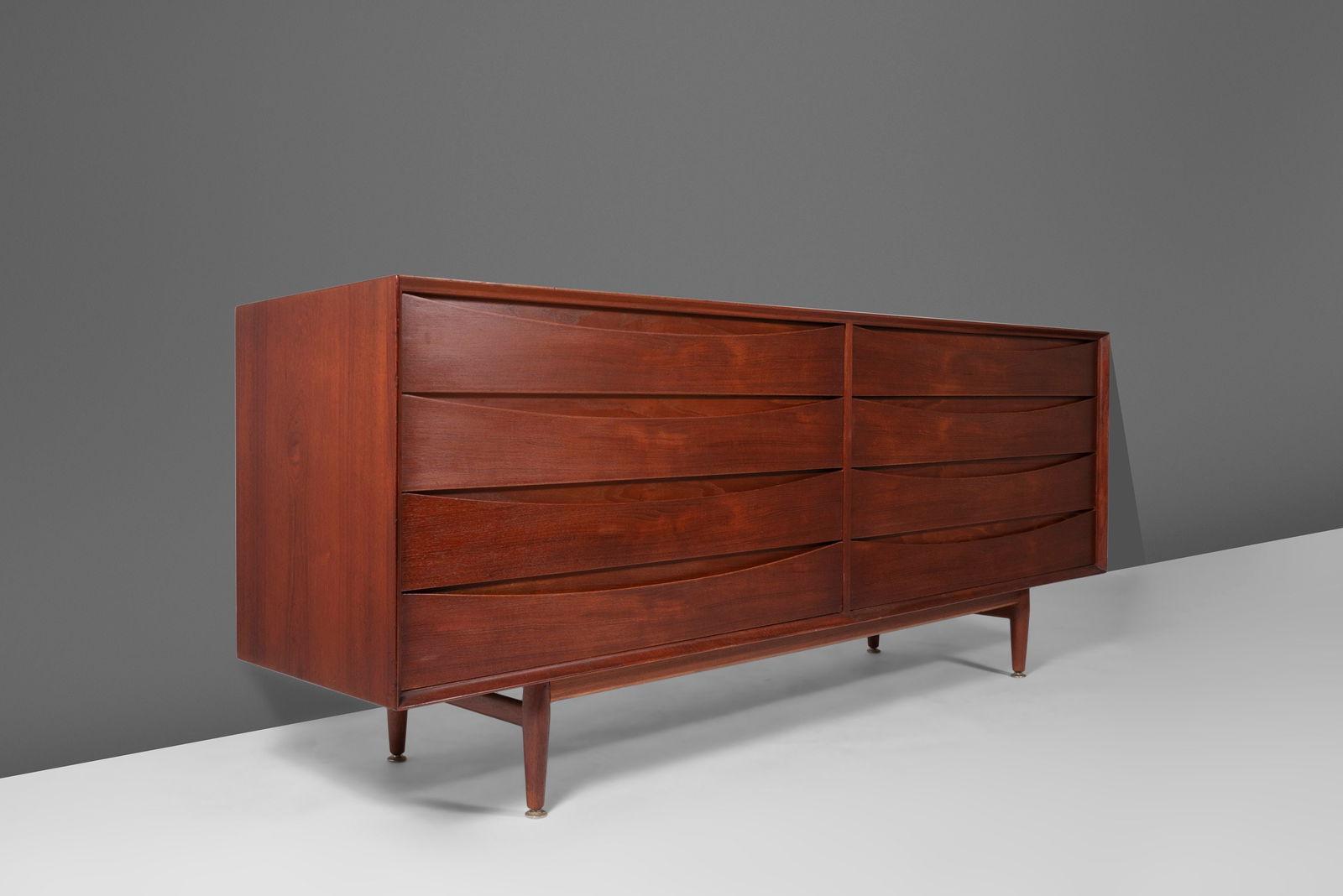 Arne Vodder Eight-Drawer Dresser Credenza Mod L-32-6 Teak Denmark 1950s: Arne Vodder Eight-Drawer Dresser Credenza Mod L-32-6 Teak Denmark 1950s Introducing the Eight-Drawer Triennale Dresser / Credenza Mod. no. L-32-6, designed by Arne Vodder for Sibast Mobler in Denmark