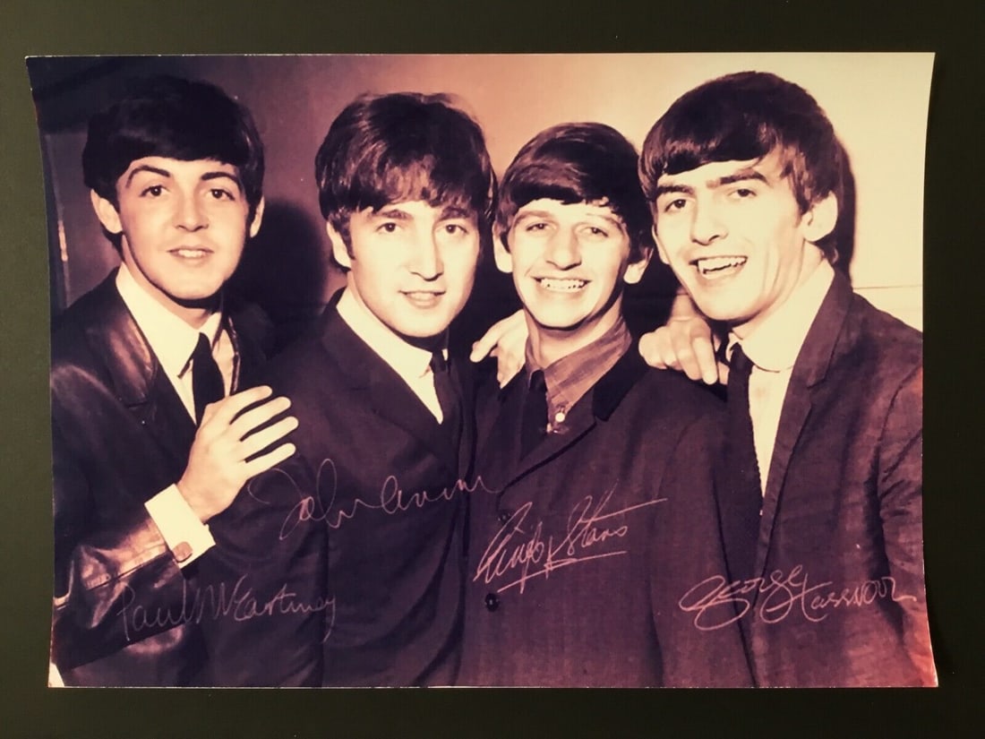 Beatles Love Me Do 1963 Facsimile Signed Color Photo 8.5x12: Beatles Love Me Do 1963 Facsimile Signed Color Photo 8.5x12 This is a color reproduction photo of the Beatles' iconic song 'Love Me Do' from 1963. The image measures 8.5 x 12 inches and features a fac
