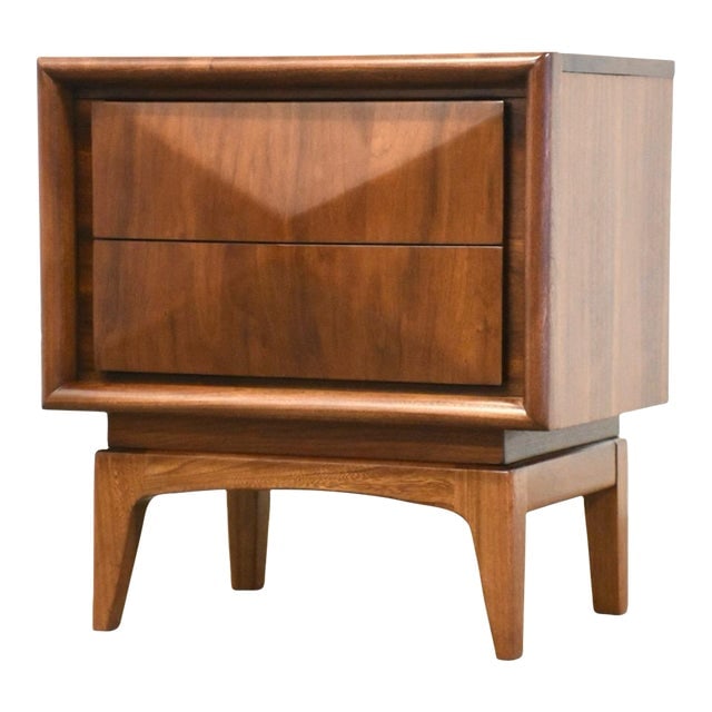 Mid Century Modern United Furniture Walnut Nightstand 2 Drawer: Mid Century Modern United Furniture Walnut Nightstand 2 Drawer This mid-century modern walnut nightstand features a distinctive two-drawer diamond front design, crafted by United Furniture. Profession