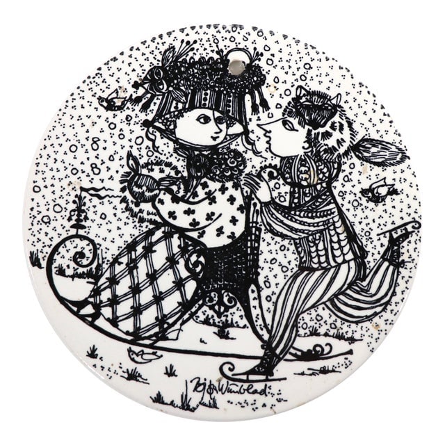 Ceramic Wall Plaque Hot Plate Trivet by Bjorn Winblad Nymolle Denmark: Ceramic Wall Plaque Hot Plate Trivet by Bjorn Winblad Nymolle Denmark Scandinavian Danish Modern trivet by noted artist Bjorn Winblad. This charming piece is in perfect original condition free of dama
