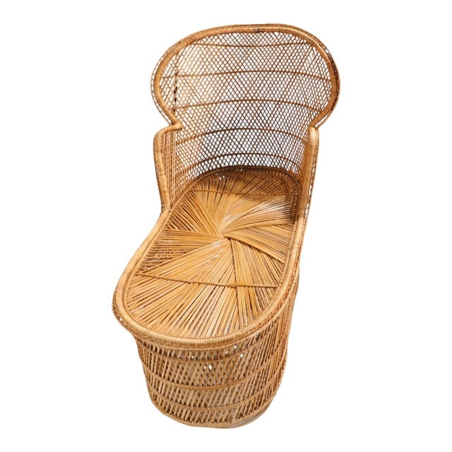 Vintage Woven Wicker Emanuelle Peacock Chaise Lounge: Vintage Woven Wicker Emanuelle Peacock Chaise Lounge Chic voguish vintage woven wicker chaise lounge recamier sofa. Part of the classic Emanuelle Peacock series the chaise form is common and unusual t