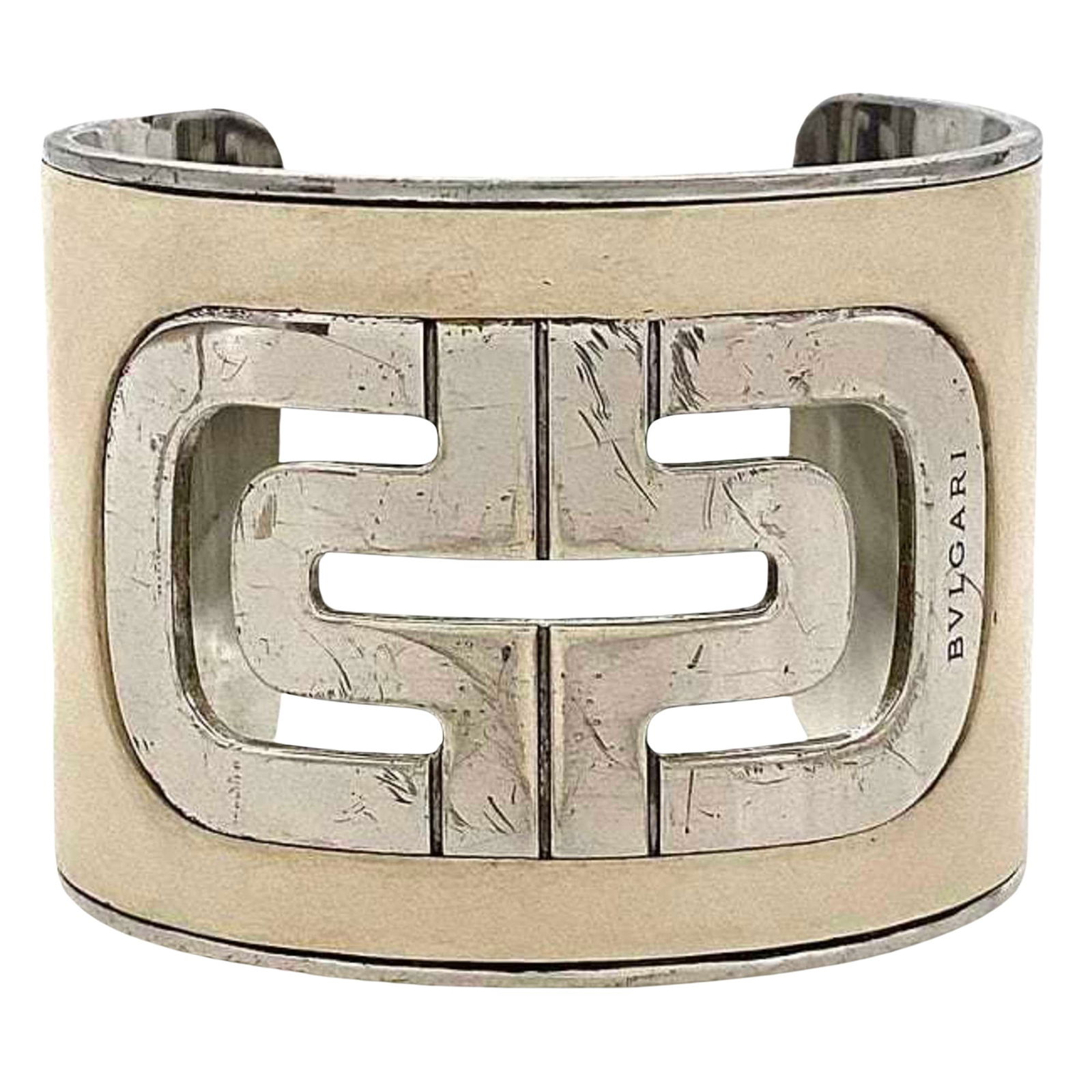 Bulgari Parentesi Silver 925 Bangle for Women 15cm: Bulgari Parentesi Silver 925 Bangle for Women 15cm Introducing the Bvlgari Parentesi bangle, a stunning accessory designed for women. Crafted with a combination of leather and Silver 925, it exudes so