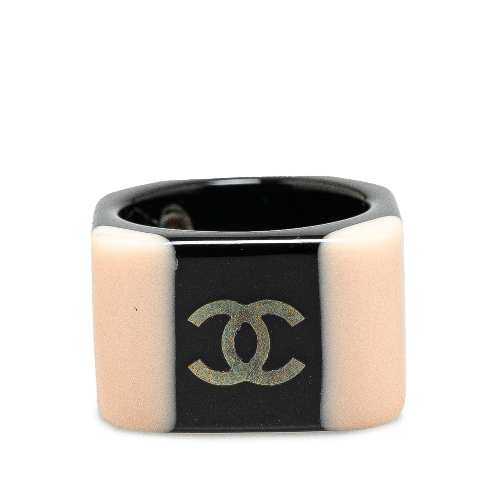 Chanel Black Resin Square Ring with White Stripes for Women: Chanel Black Resin Square Ring with White Stripes for Women Chanel Black Resin Ring with White Stripes. The Resin CC Square Ring is a sophisticated accessory designed for women. Crafted with a resin b