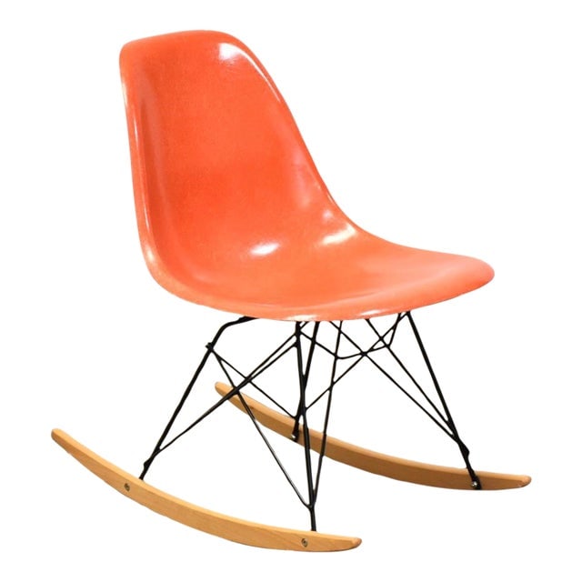 Charles and Ray Eames for Herman Miller Rocking Chair: Charles and Ray Eames for Herman Miller Rocking Chair Good Dimensions: 18.5"W x 27"D x 28.25"H Styles: Mid-Century Modern Seat Height: 15.0 in Number of Seats: 1 Brand: Herman Miller Period: 1950s Cou