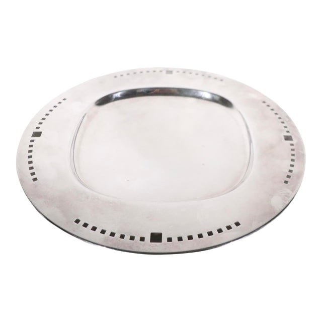 Post Modern Memphis Metal Plate Designed by Richard Meir for Swid Powell Made in Italy C 1980's: Post Modern Memphis Metal Plate Designed by Richard Meir for Swid Powell Made in Italy C 1980's No dent or bends shows some surface scratching - . Dimensions: 11.75"W x 11.75"D x 0.25"H Styles: Memphi