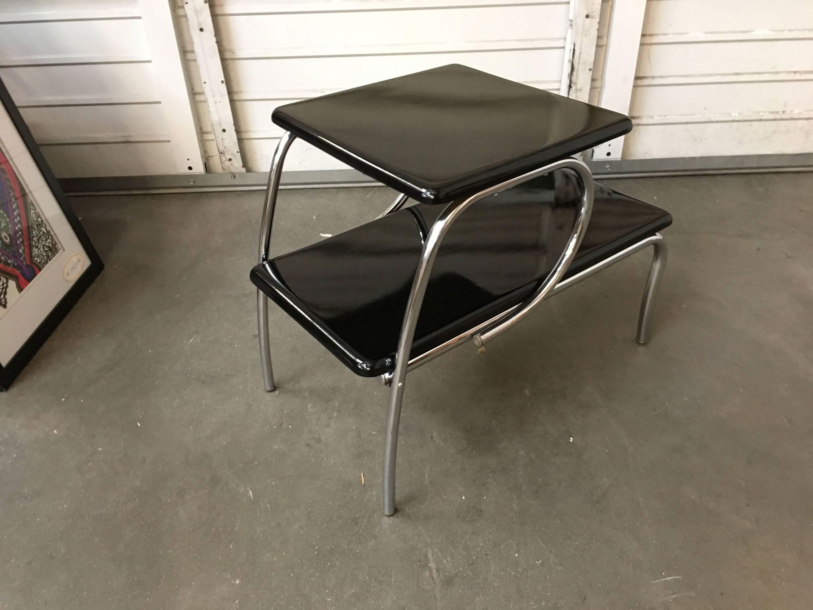 Wolfgang Hoffmann Style Art Deco Chrome & Micarta Side Table: Wolfgang Hoffmann Style Art Deco Chrome & Micarta Side Table Dimensions: Height: 21 in (53.34 cm)Width: 16 in (40.64 cm)Depth: 24 in (60.96 cm) Style: Art Deco (Of the Period) Materials and Techniques