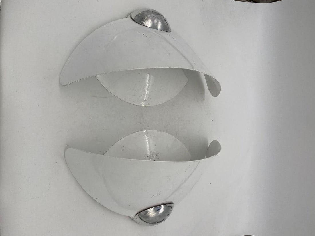 Perry King Santiago Miranda Arteluce "Aura" Wall Sconce Pair of Two: Perry King Santiago Miranda Arteluce "Aura" Wall Sconce Pair of Two Creator: Arteluce (Maker) Dimensions: Height: 10.5 in (26.67 cm)Diameter: 17 in (43.18 cm) Sold As: Set of 2 Style: Minimalist (In t