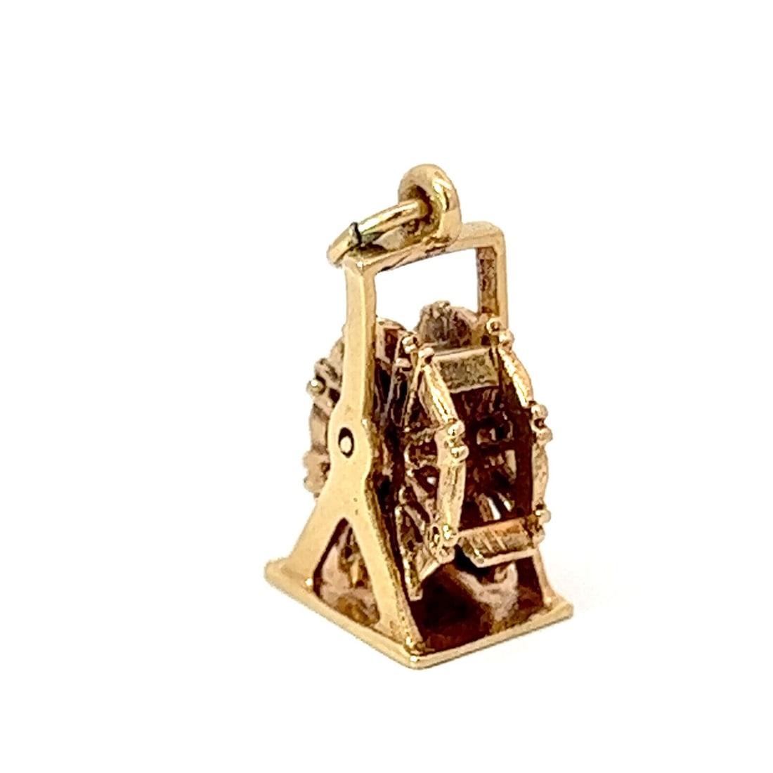 Vintage 14K Yellow Gold 3D Ferris Wheel Charm Pendant 0.87 inches: Vintage 14K Yellow Gold 3D Ferris Wheel Charm Pendant 0.87 inches This vintage charm pendant features a solid 14K yellow gold design in the shape of a 3D functional Ferris wheel, complete with a bail 