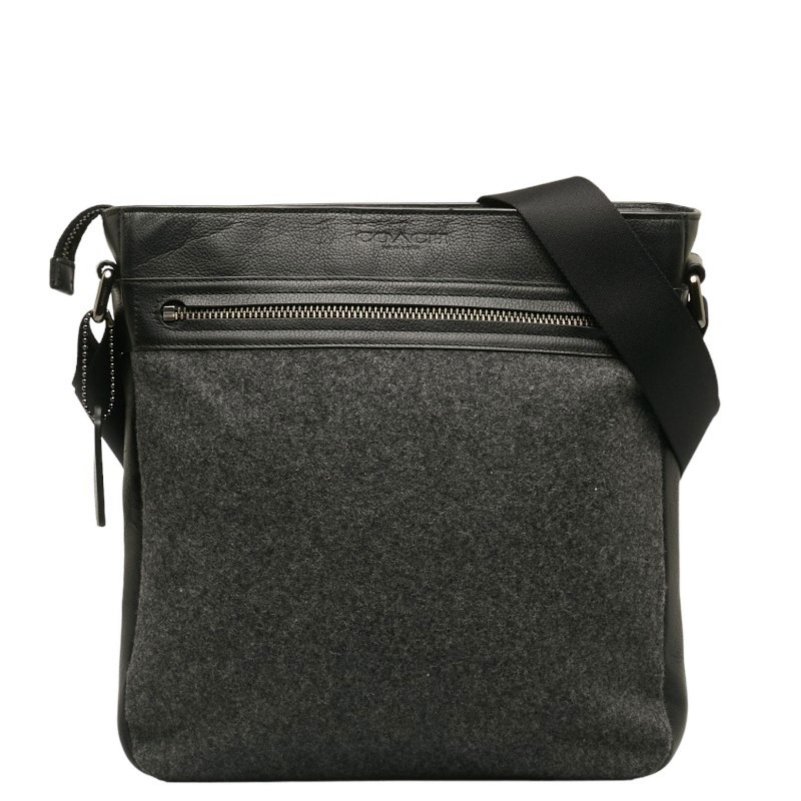 Coach Shoulder Bag F71948 Black Leather Felt Women's COACH: Coach Shoulder Bag F71948 Black Leather Felt Women's COACH Brand: Coach Model: F71948 Type: Shoulder bag Material: Leather Felt Leather: Felt: Color: Black Closure: Zipper Inner Pocket: Zipper pocket1