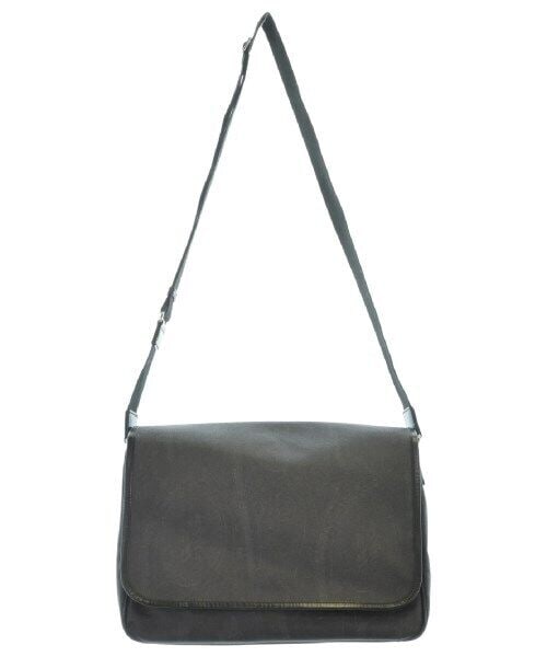 ETRO Shoulder Bag Gray: ETRO Shoulder Bag Gray Style: Shoulder Bag Color: Gray Type: Shoulder Bag B: Reasonable Wear and Tear The BIDHAUS Guarantee: All items in this auction are guaranteed to be 100% authentic. At Your Serv