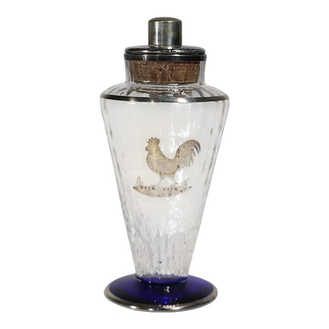 Art Deco Rooster Cocktail Shaker by the Cambridge Glass Company C. 1930/40's: Art Deco Rooster Cocktail Shaker by the Cambridge Glass Company C. 1930/40's Excellent original clean and ready to use condition. Shows only light cosmetic wear normal and consistent with age. Dimensi