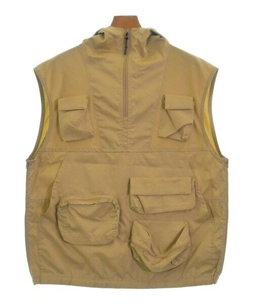 JANE SMITH Beige Blouson Jacket Size S Spring Summer: JANE SMITH Beige Blouson Jacket Size S Spring Summer This stylish JANE SMITH Blouson jacket is perfect for the Spring Summer season. It features a regular fit and is designed in a classic beige color.