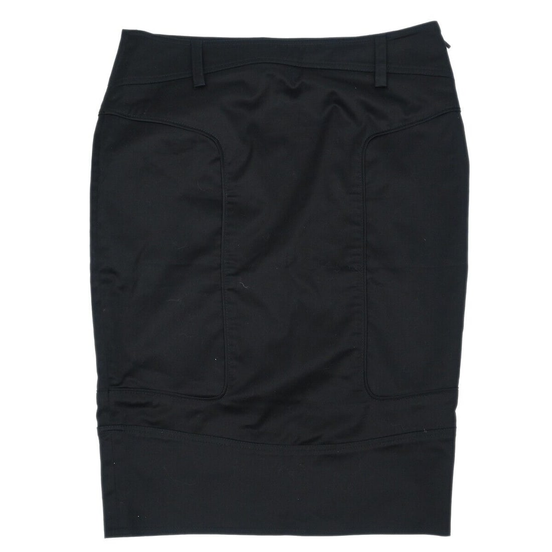 Gucci Black Knee Length Skirt Size 42 Casual Wear: Gucci Black Knee Length Skirt Size 42 Casual Wear This Gucci skirt is a stylish addition to your casual wardrobe. It features a classic black color and is crafted from a comfortable blend of 60% cotto