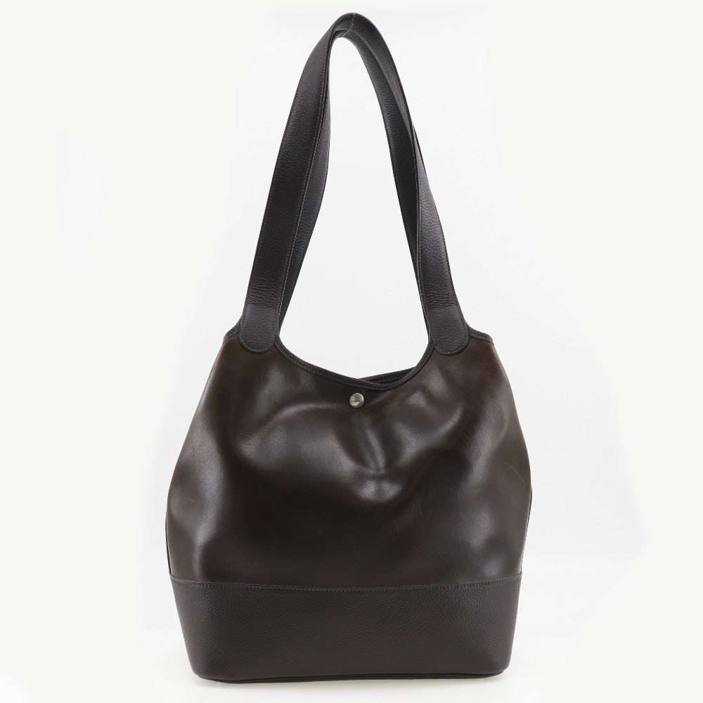 Hermes Picotin Leather Handbag Black 31x27x18cm Made in France: Hermes Picotin Leather Handbag Black 31x27x18cm Made in France Introducing the Hermes Picotin, a luxurious leather handbag designed for women. This elegant piece features a classic black color, making