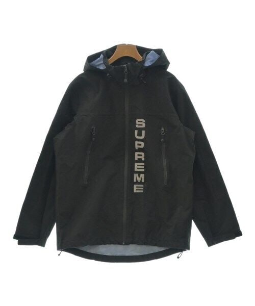 Supreme Black Blouson Jacket for Men Size Medium: Supreme Black Blouson Jacket for Men Size Medium This Supreme Blouson is presented in a classic black color and is designed for men in a medium size. It features a regular size type and is categorized